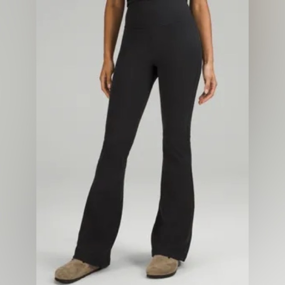LuluLemon: High-rise Align Flare Leggings: Size 6 black